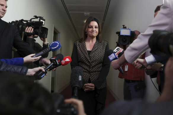 Jacqui Lambie says she will support the union-busting bill if John Setka doesn't resign from the CFMMEU