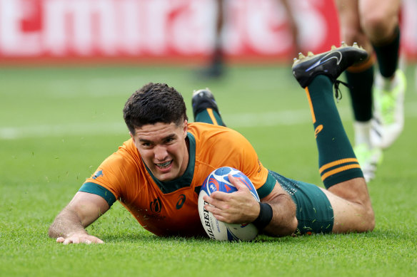 Ben Donaldson scores a try for the Wallabies against Georgia at last year’s World Cup. 