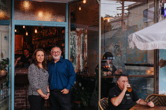 Leonard Janiszewski and Effy Alexakis are Australia’s experts on Greek cafes, and the contribution of Greek migrants to Australia. Most Greek cafes/milk bars in Sydney are closed now, some remain in country towns.
Here Leonard and Effy are pictured in a former greek cafe that retained the shop front and has been turned into a modern bar.