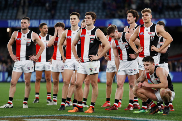 The dejected Saints after the loss to the Western Bulldogs.