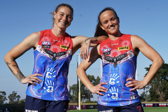 Demons duo Tayla Harris and Daisy Pearce.