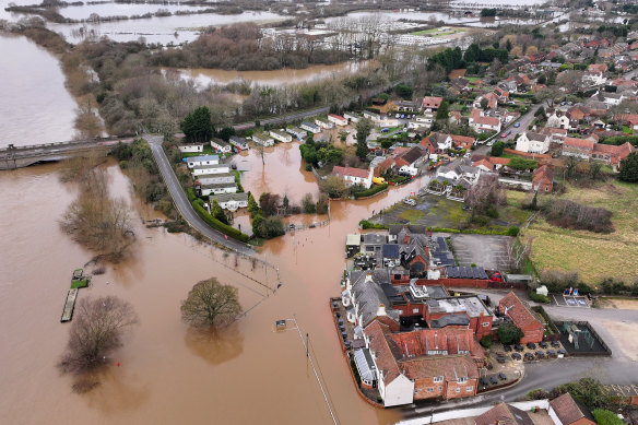 A major accident has been announced in Nottinghamshire in central England.  Water crept into Newark-on-Trent.