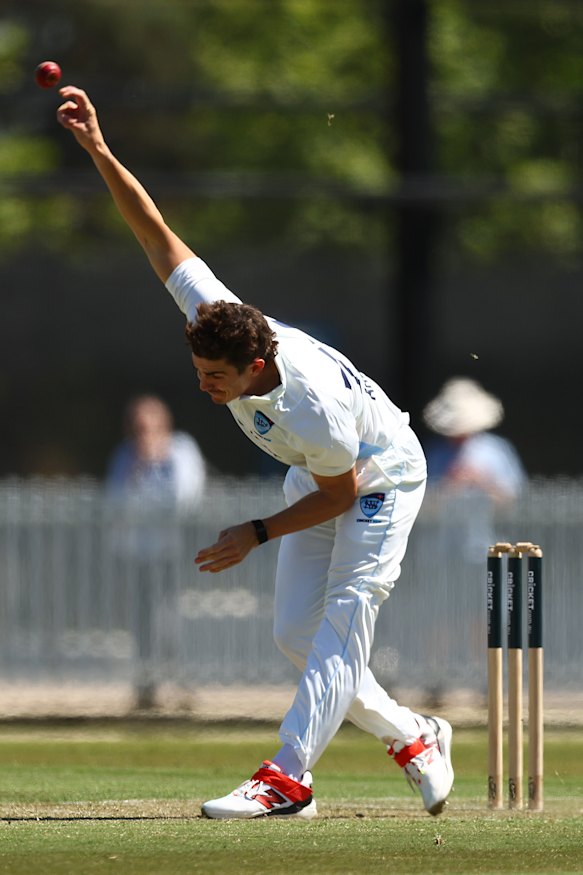 Abbott bowling on Wednesday before being injured.