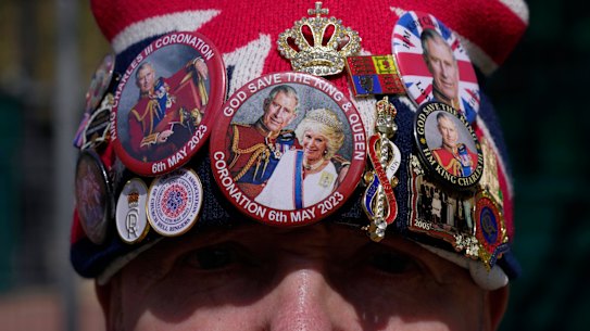 A supporter of the royal family outside Buckingham Palace last weekend.
