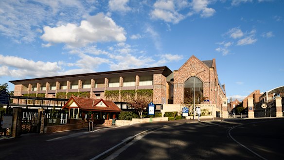 Knox Grammar School.