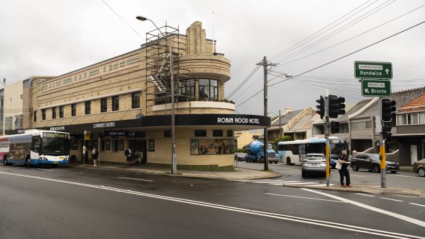 A plaza and a three-storey apartment block would be built as part of the Charing Square development next to the Robin Hood Hotel in Waverley.
