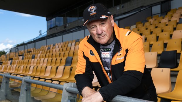 Tim Sheens will coach his 250th game at Wests Tigers on Sunday when he makes a remarkable return to Leichhardt Oval.