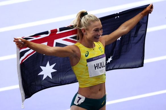 Australian Jess Hull celebrates her silver medal.