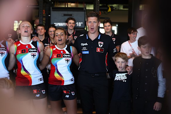 Nick Dal Santo sings the Saints’ song after his final game as the club’s AFLW coach.