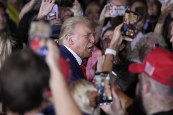 Trump arrives at Mar-a-Lago.