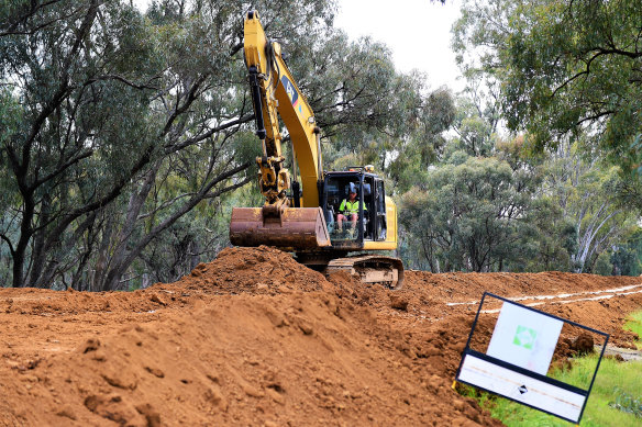 Workers have been moving at speed to construct the levee to protect homes and businesses in Echuca.