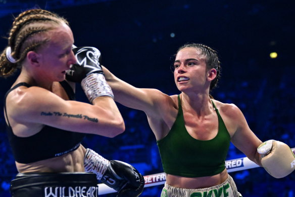 Skye Nicolson (right) fights Lucy Wildheart last year for the WBC featherweight title.