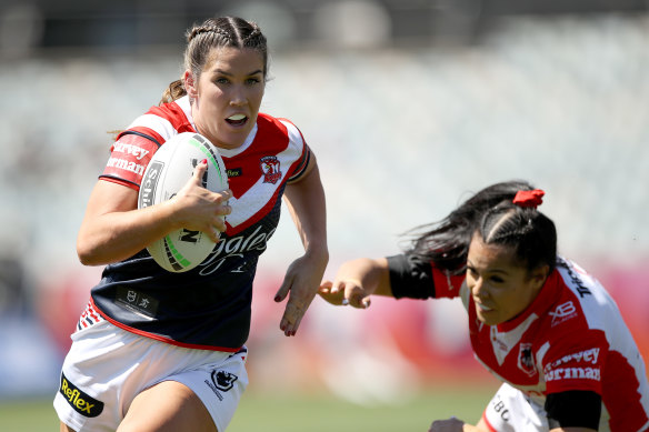 Australian rugby sevens star Charlotte Caslick has been ruled out for the season due to a back injury.