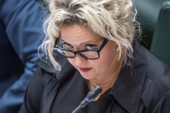 Victorian Attorney-General Jill Hennessy says she will not reveal the government's legal advice about the state of emergency extension.