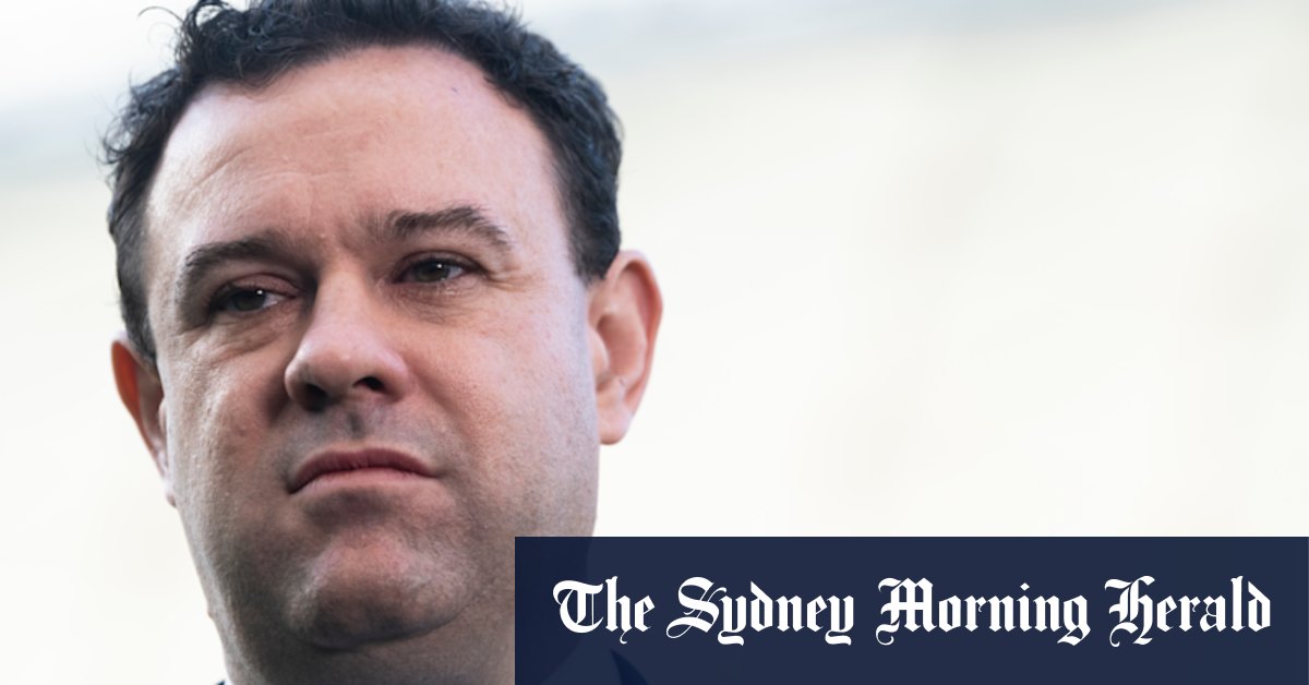 Plenty of swan songs as the curtain falls for Ayres - Vimarsana News