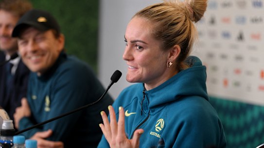 Ellie Carpenter shows journalists her manicured green and gold nails in Australia’s press conference before their World Cup quarter-final against France.