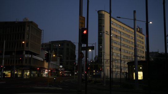 Sydney is going into a lockdown to stop the spread of the highly contagious delta variant of COVID-19. Sydney, June 26, 2021. Photo: Rhett Wyman/SMH