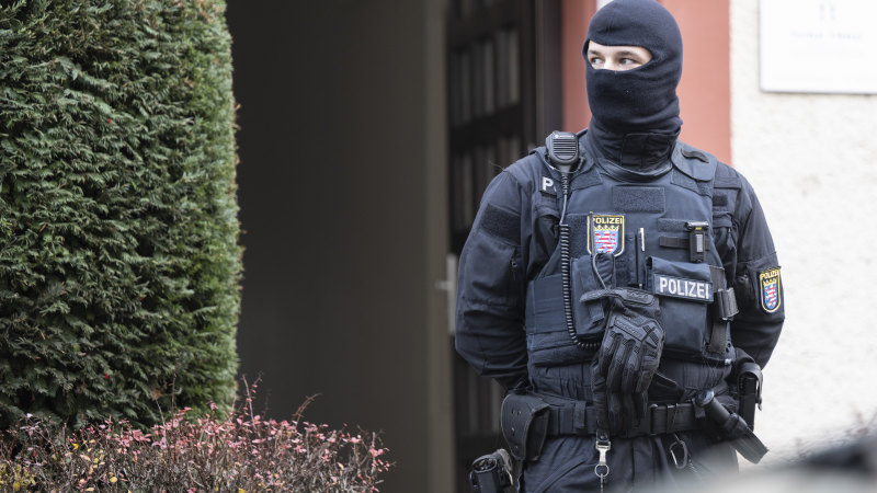 Almanya'da silahlı darbe planladıkları şüphesiyle 'aşırı sağcılar' tutuklandı
