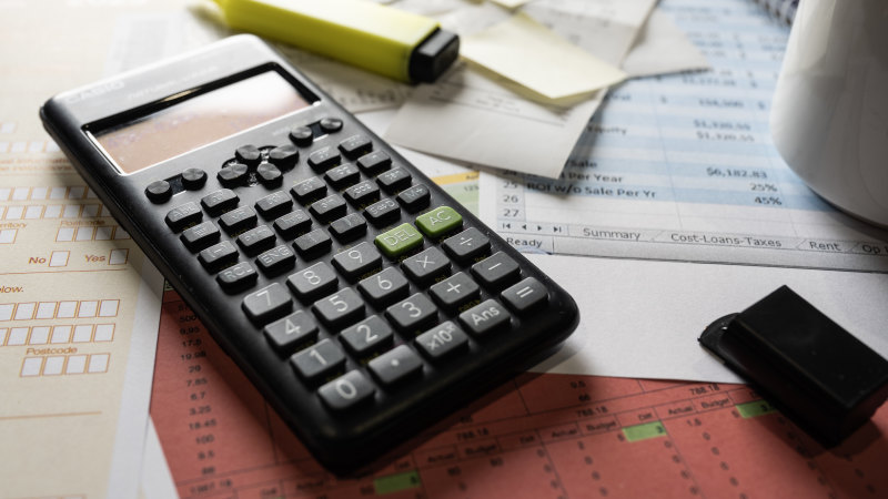 Lastniki nepremičnin pod pritiskom zaradi naraščajočih davkov na zemljišča