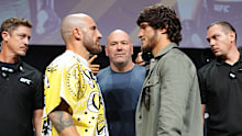 Alexander Volkanovski and Movsar Evloev square off.