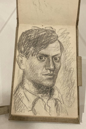 Автопортрет Пабло Пикассо в возрасте 30 лет, написанный карандашом в 1918 году и сделанный в маленьком блокноте.
