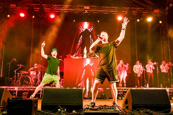Hilltop Hoods em ação.