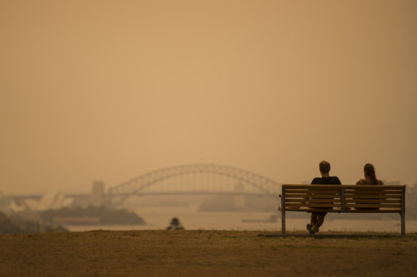 Days more of smoke haze expected to cloak Sydney, with a spike in temperatures to come.