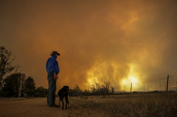 Bombay resident Les Hart watches the North Black Range bushfire approach.