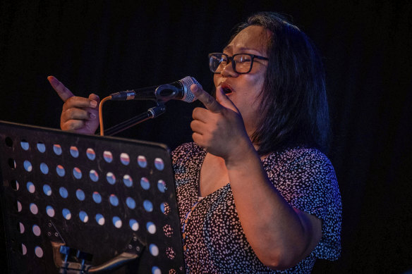 Losa Sogivalu singing at the Melton Baptist Church.