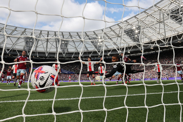 Nayef Aguerd beats Southampton keeper Gavin Bazunu to score for West Ham.