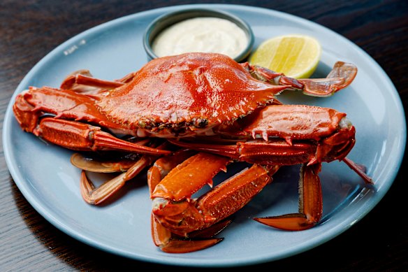 Chilled crab with mayonnaise.