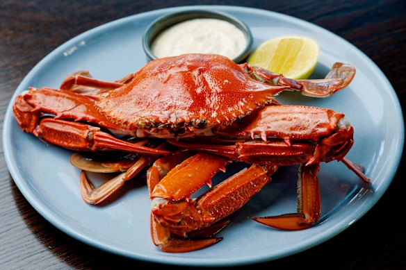 Chilled crab with mayonnaise.