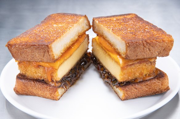 Suupaa’s egg sando stars a slab of fried tamago.