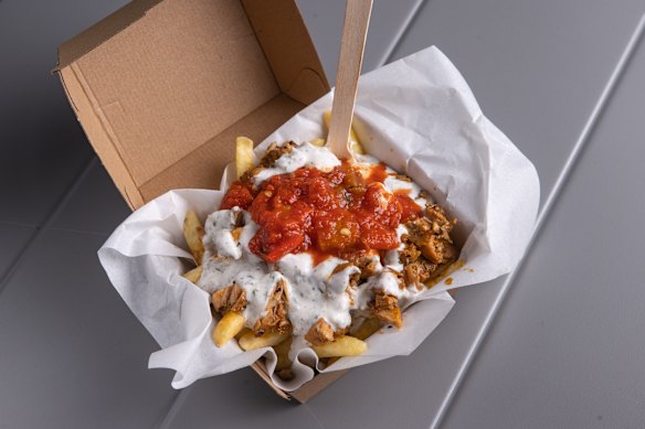 The kavurma snack pack with chicken.