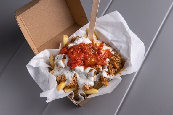 The kavurma snack pack with chicken.
