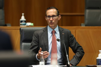 Labor MP Andrew Leigh has asked APRA whether KKR is aware of the best financial interest duty. 