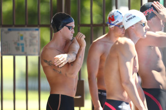 Cody Simpson avant de participer à la finale masculine du 50 m papillon lors des championnats australiens de natation 2021.