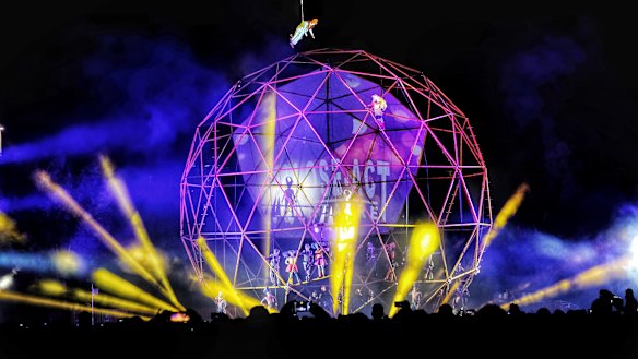 Close-Act's 'Globe' in action.