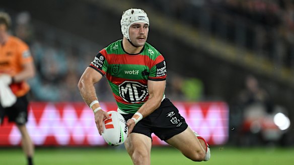 Young fullback Jye Gray moves into the halves.