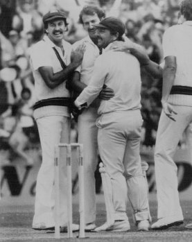 Dennis Lillee being congratulated by his teammates after becoming the highest wicket taker in Test history. December 27, 1981. 