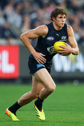 Curnow takes the Blues forward against Melbourne.