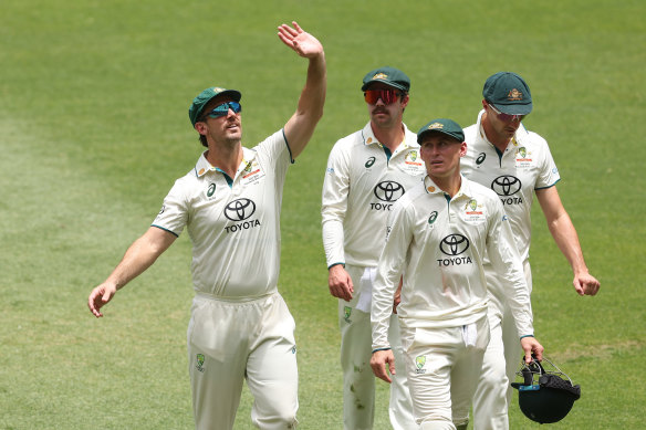 Mitch Marsh acknowledges his home crowd in Perth as Australia heads in for lunch on day three of their Test against Pakistan.