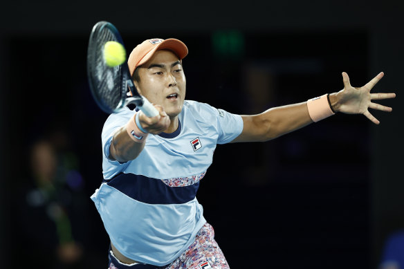 Rinky Hijikata in action against Stefanos Tsitsipas.