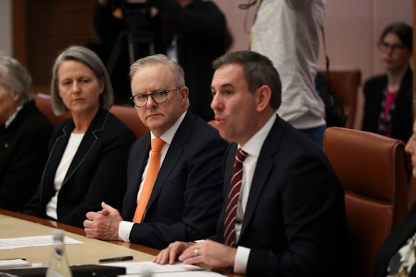 Prime Minister Anthony Albanese with Treasurer Jim Chalmers and Treasury secretary Jenny Wilkinson at the economic roundtable.