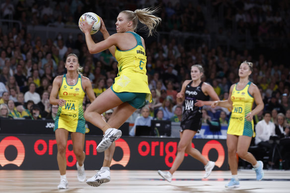 Kate Moloney in full flight for the Diamonds in Melbourne last year.