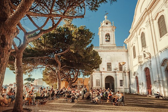 Relaxed in Lisbon – do you want to see it all, or enjoy time where you want to be?