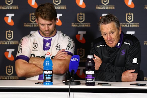 Melbourne captain Christian Welch with coach Craig Bellamy in 2023 after losing the preliminary final to Penrith.