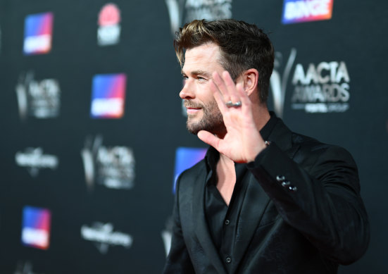 Chris Hemsworth attends the 2022 AACTA Awards.