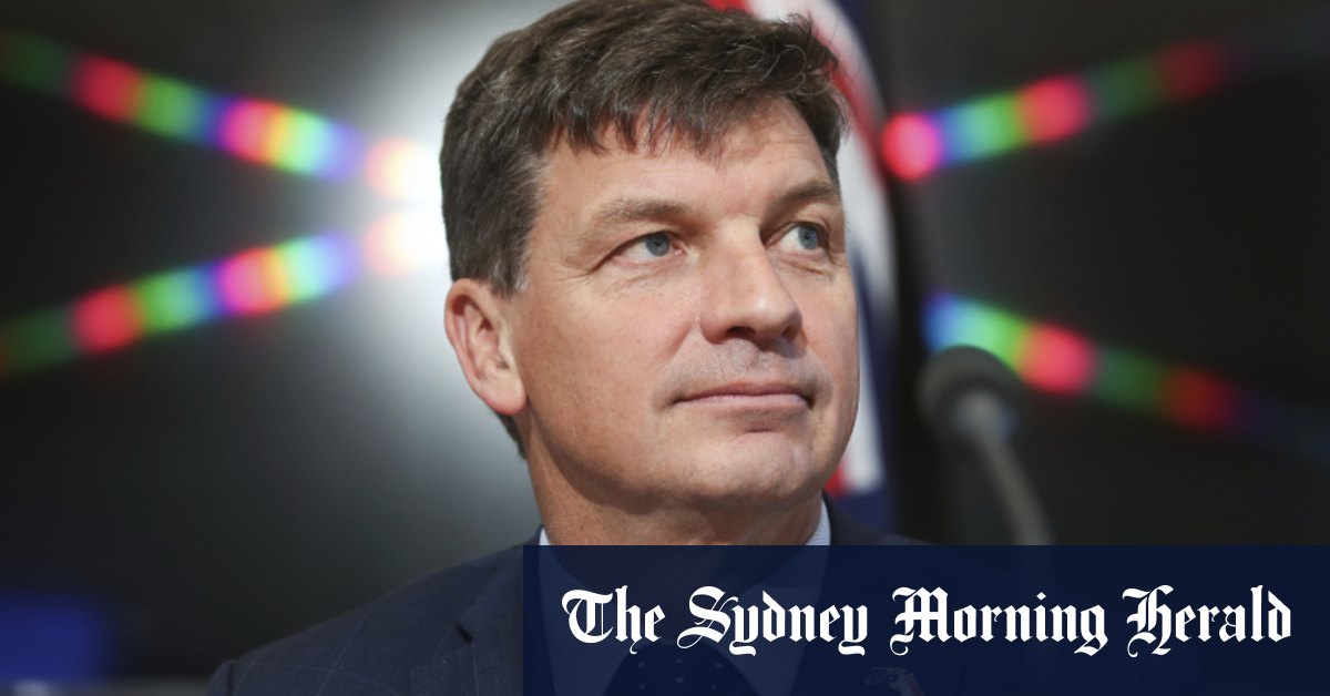 Pomimo gwałtownego wzrostu odnawialnych źródeł energii, australijska energia pozostaje w tyle za brudnymi tuzinami