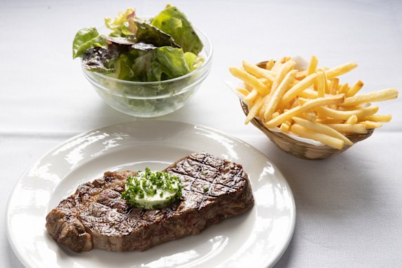 Steak frites at France Soir.